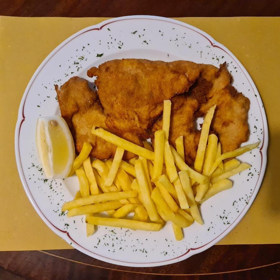 Ristorante Della Stazione Hotel Tegna Luaran gambar