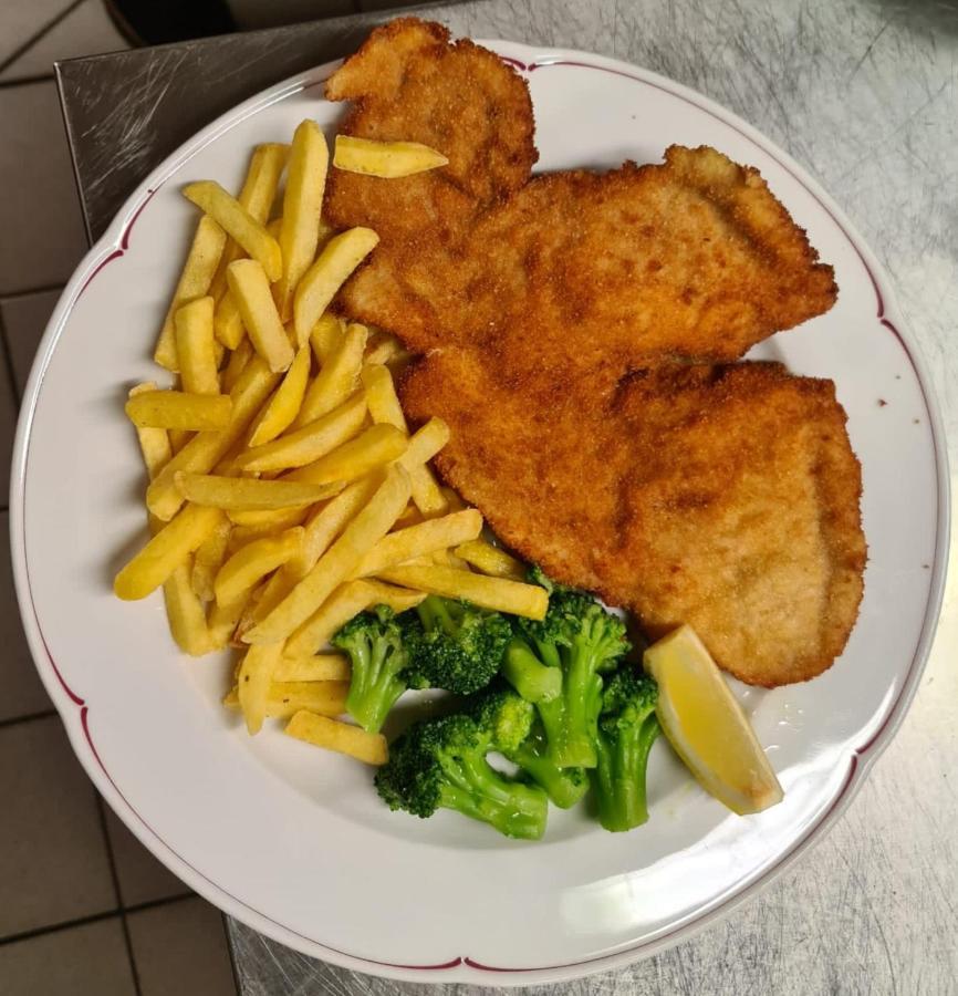 Ristorante Della Stazione Hotel Tegna Luaran gambar