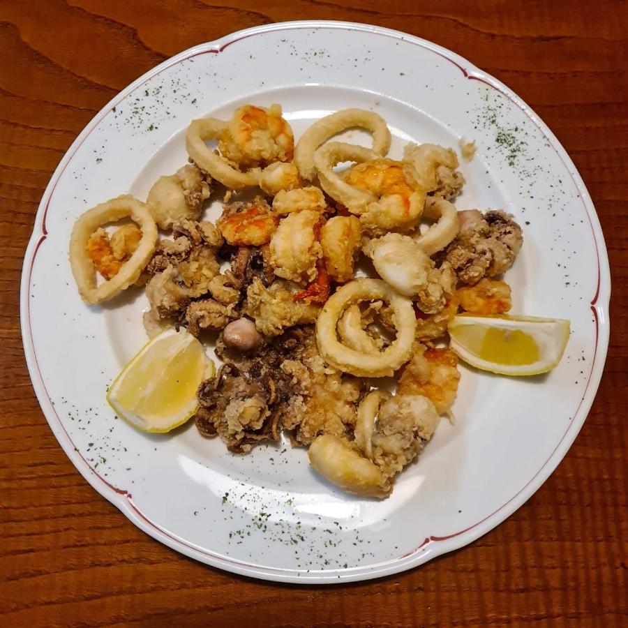 Ristorante Della Stazione Hotel Tegna Luaran gambar