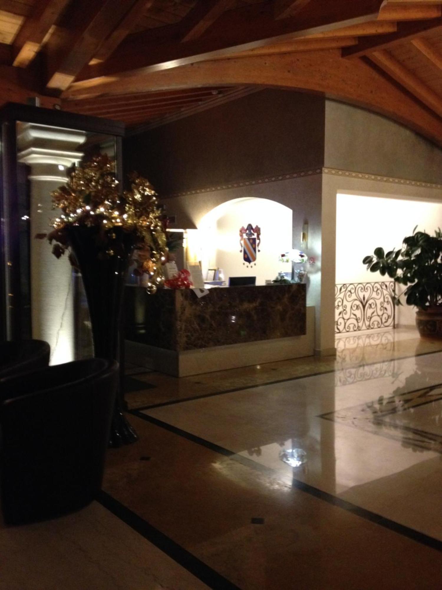 Ristorante Della Stazione Hotel Tegna Luaran gambar