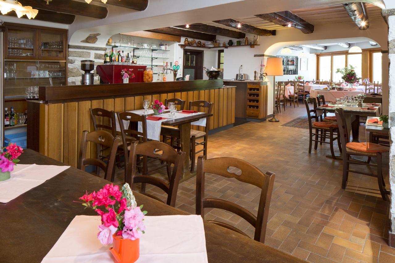 Ristorante Della Stazione Hotel Tegna Luaran gambar